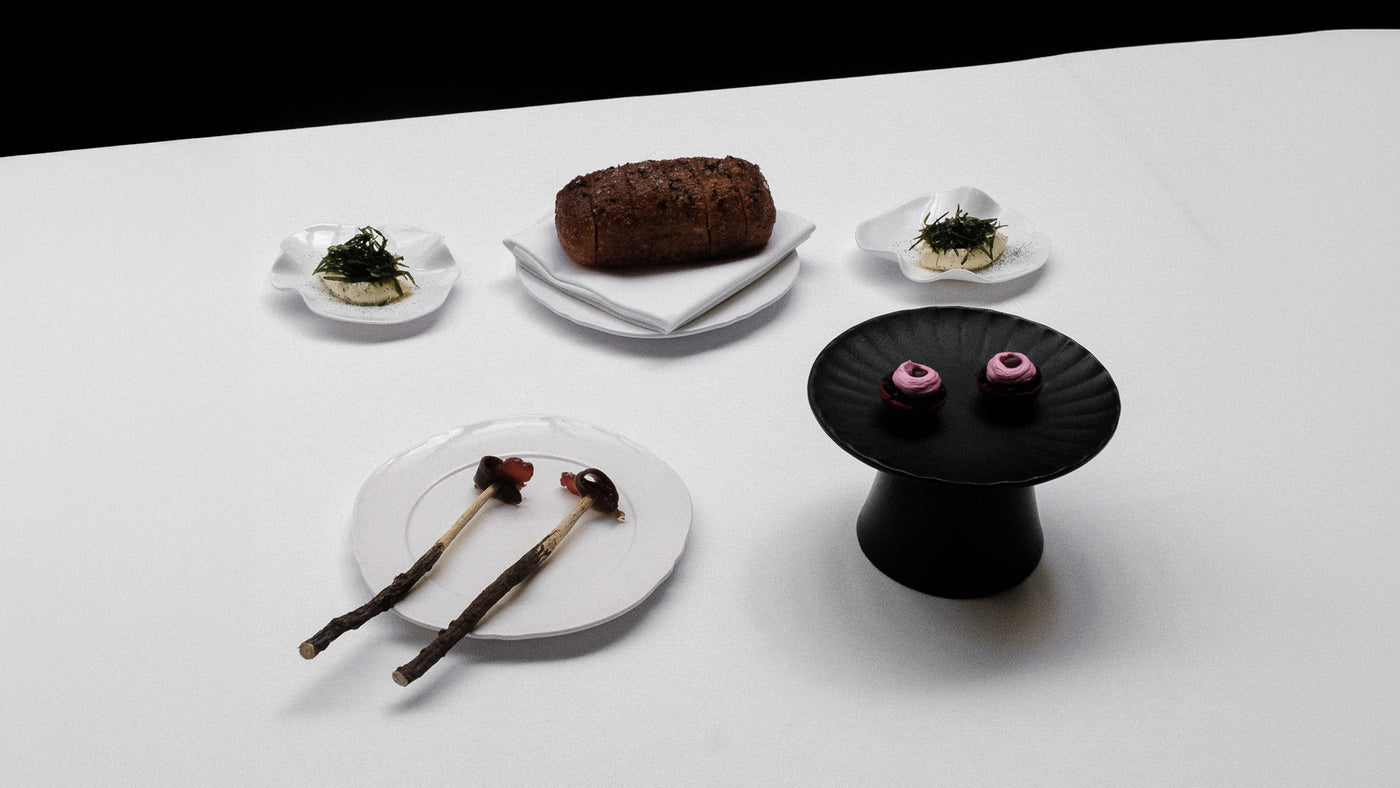 Dialogue between plate and dish