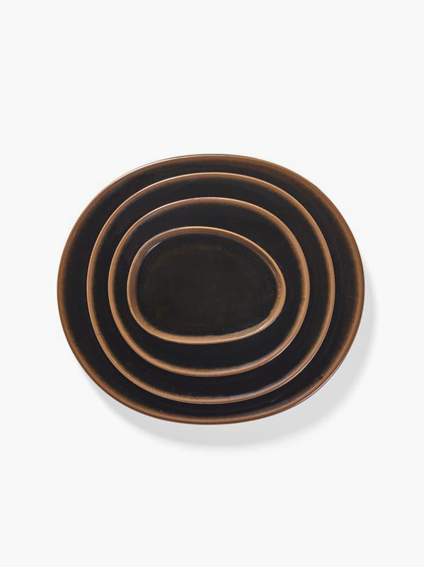 Out of lines tableware