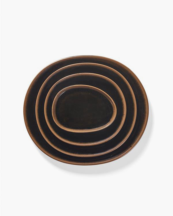 Out of lines tableware