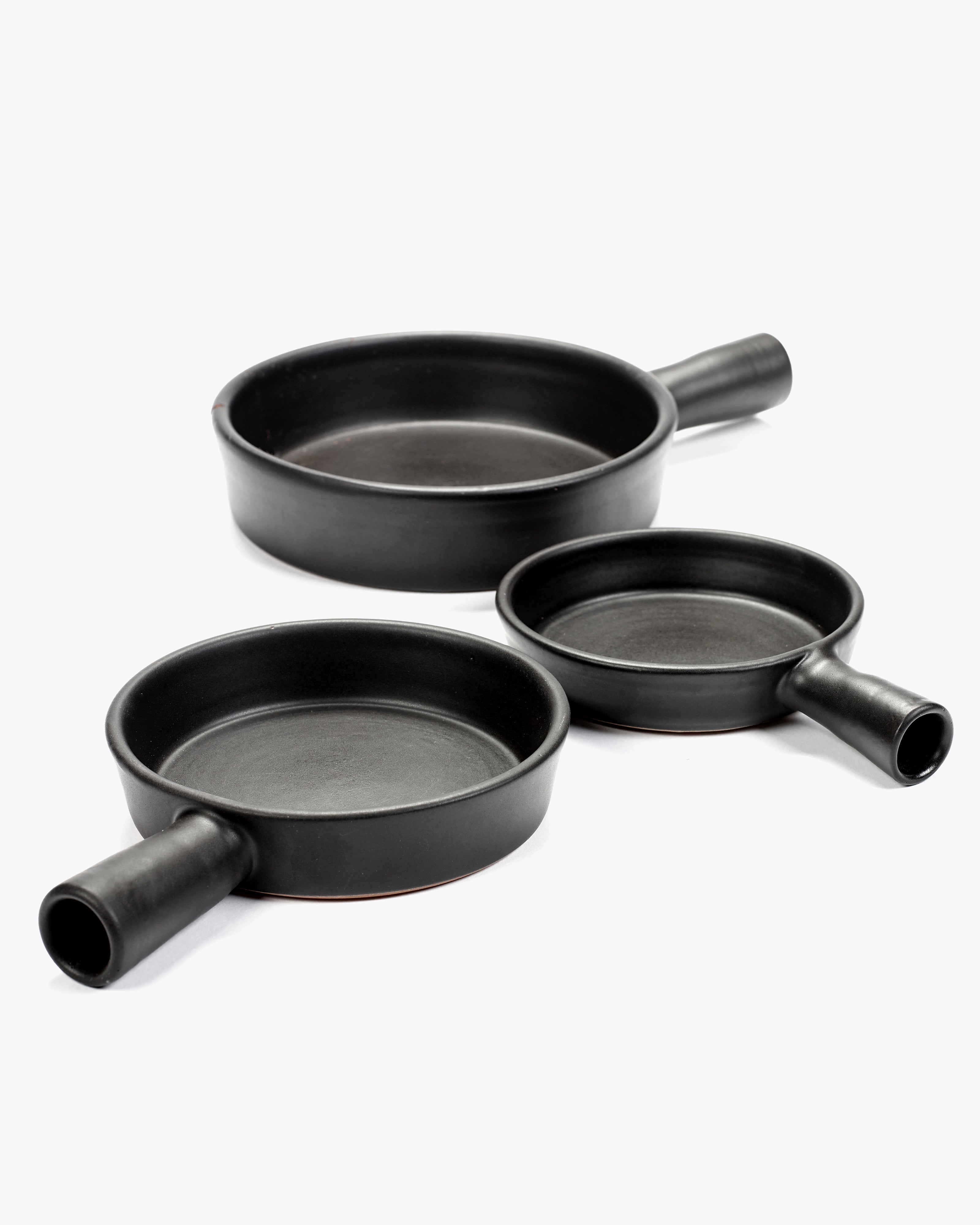 Pan M terracotta black Surface – SERAX