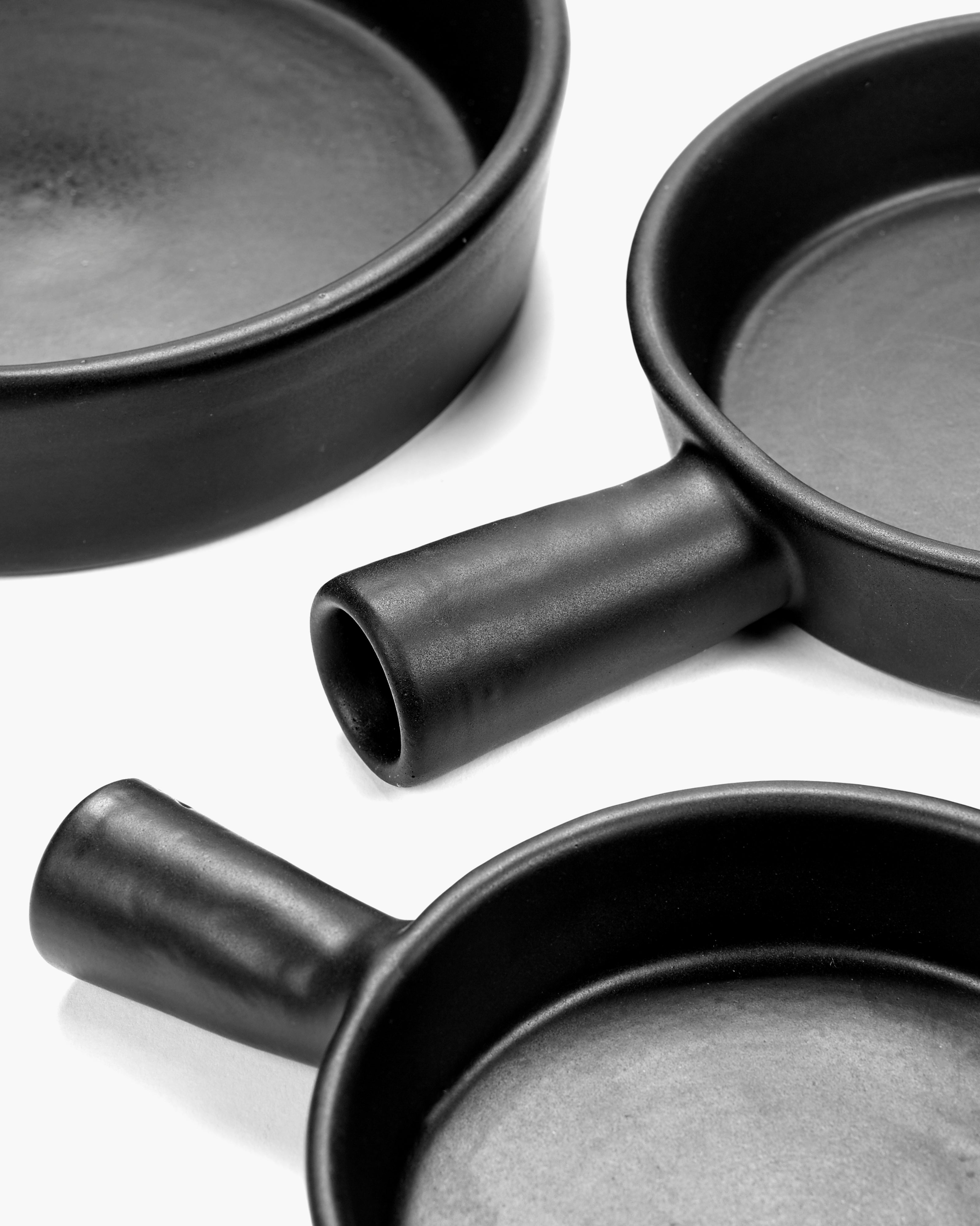 Pan M terracotta black Surface – SERAX