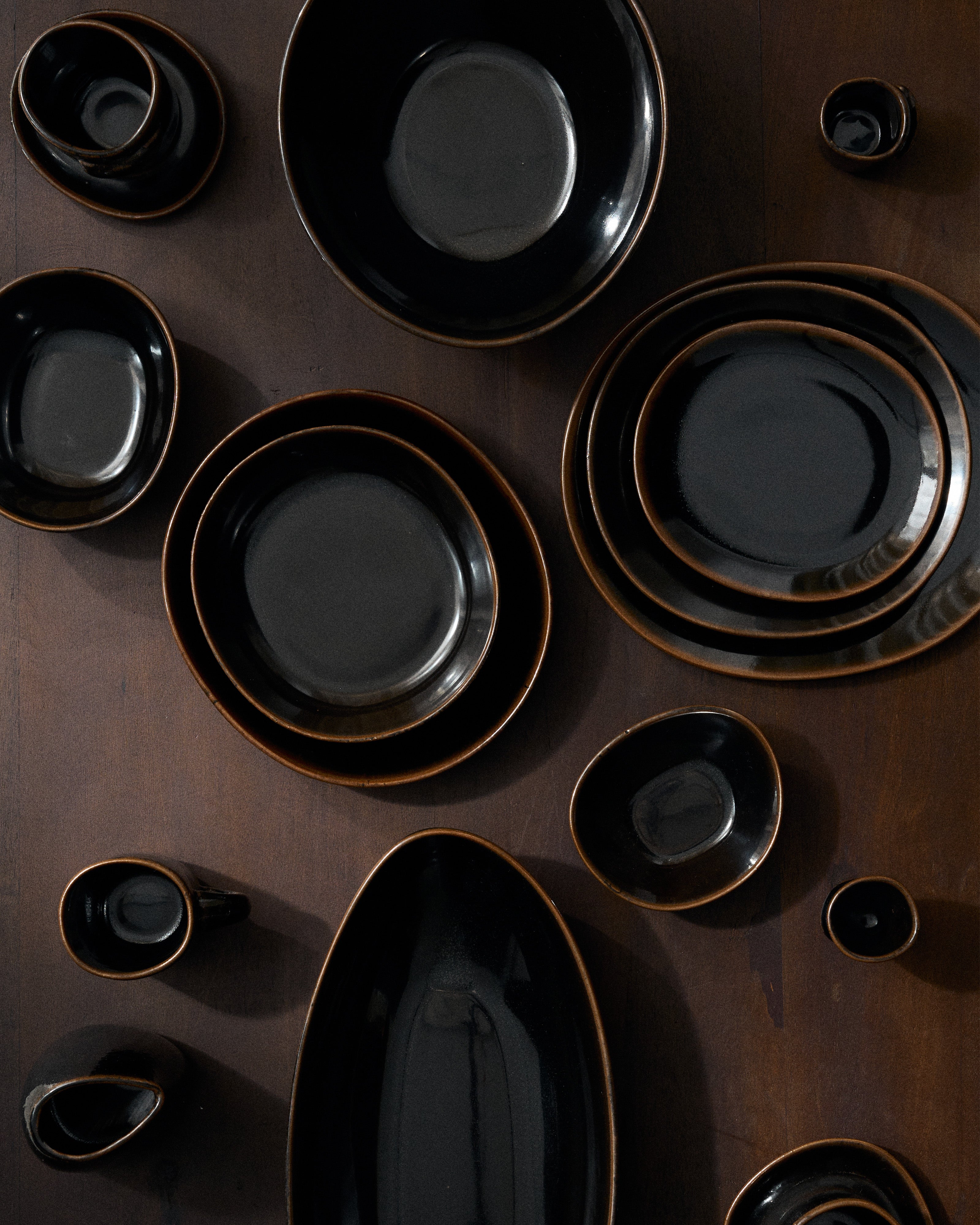 Dinner plate dark brown Out of lines – SERAX