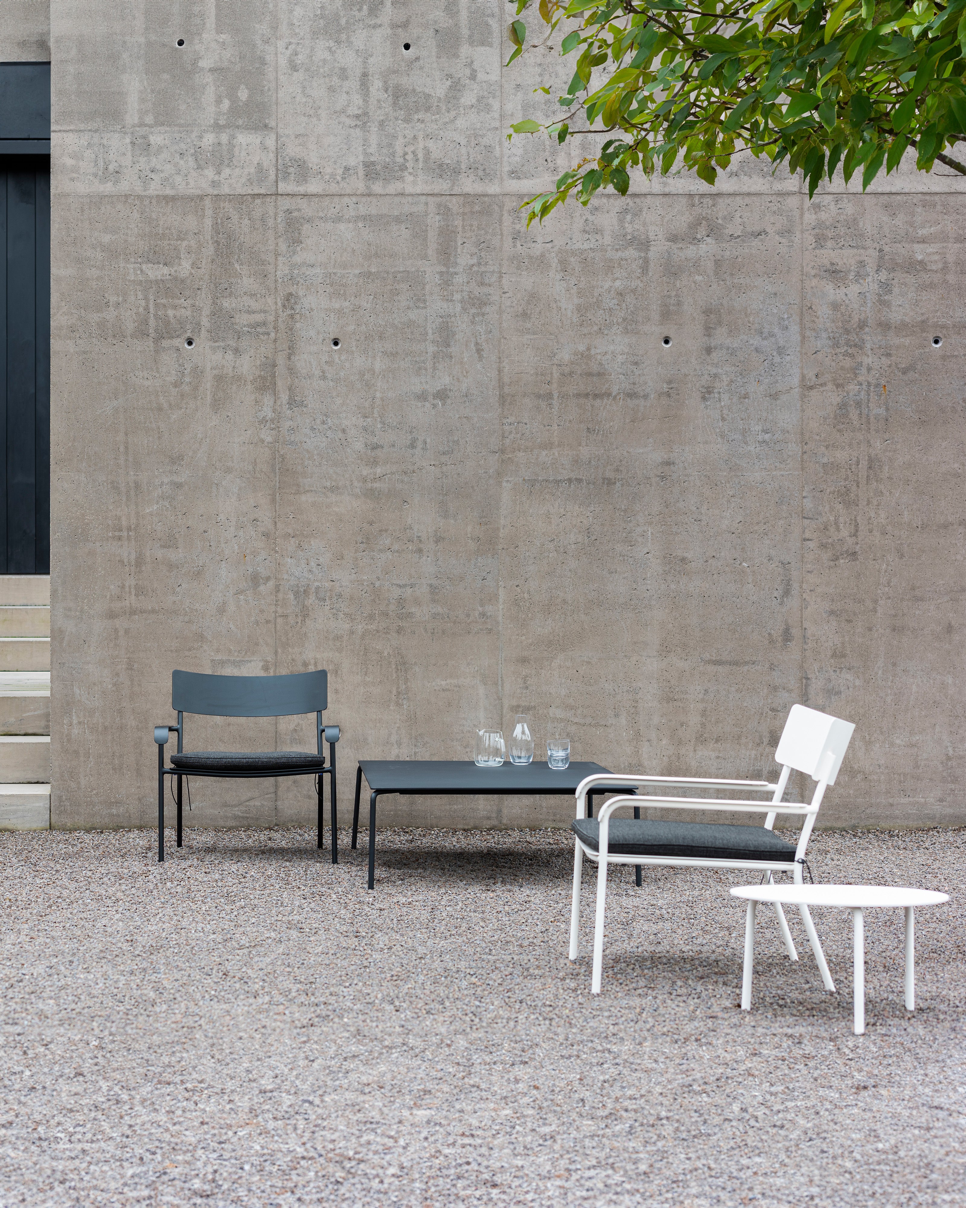 Lounge chair aluminium sand August – SERAX