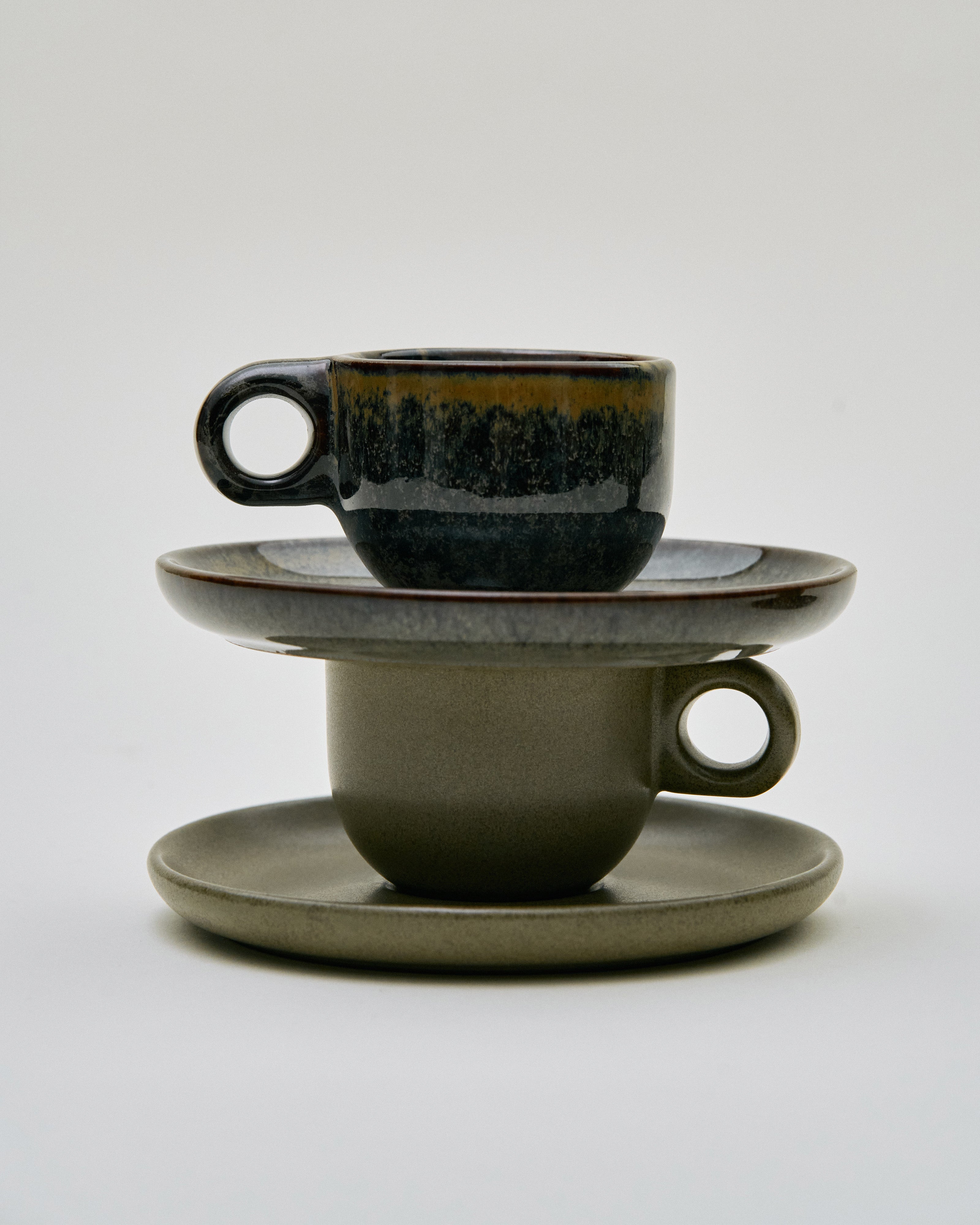 Cappuccino cup with saucer camogreen Surface – SERAX