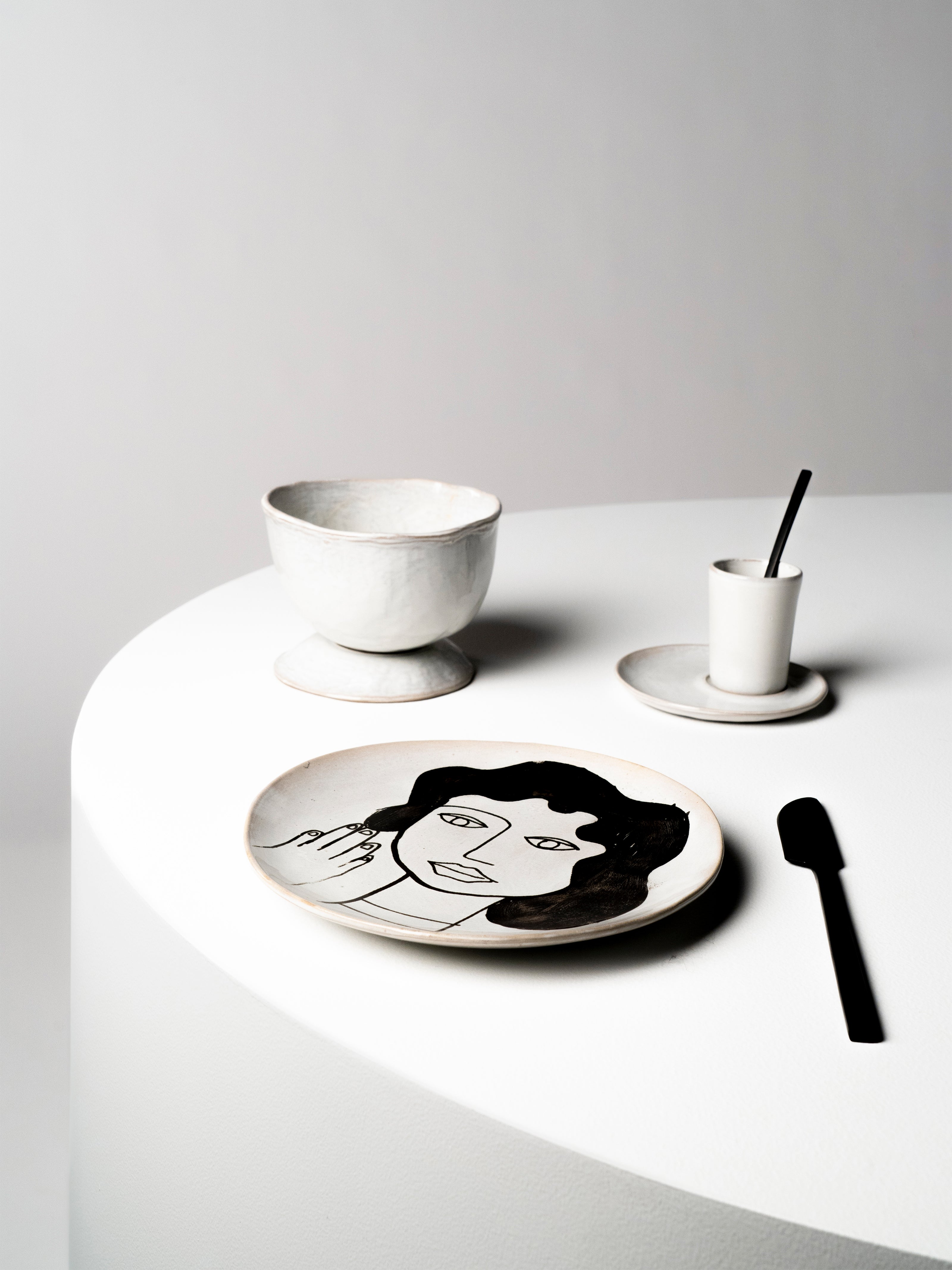 Breakfast plate L off-white - black La Mère – SERAX