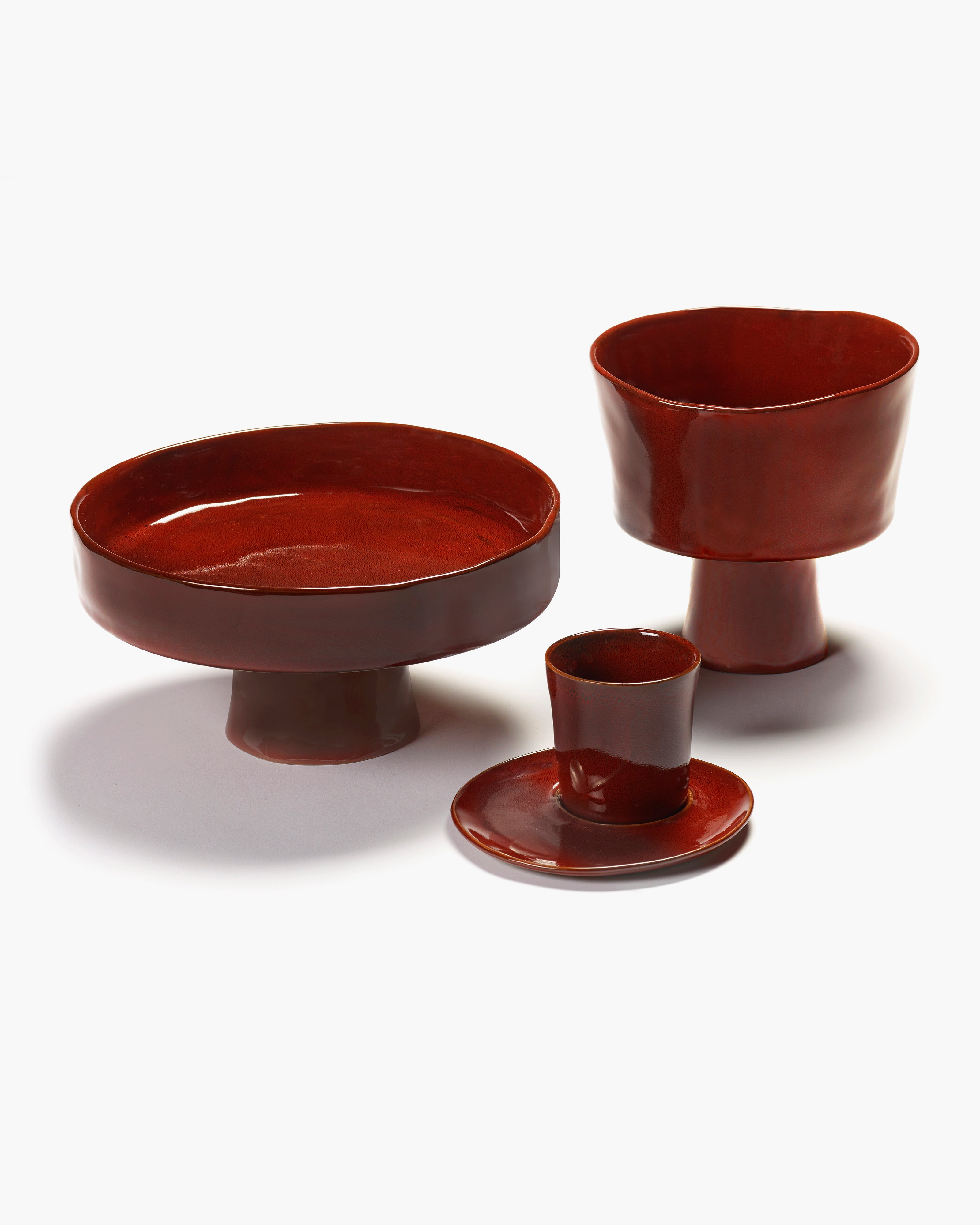 Deep plate on foot L venetian red La Mère – SERAX