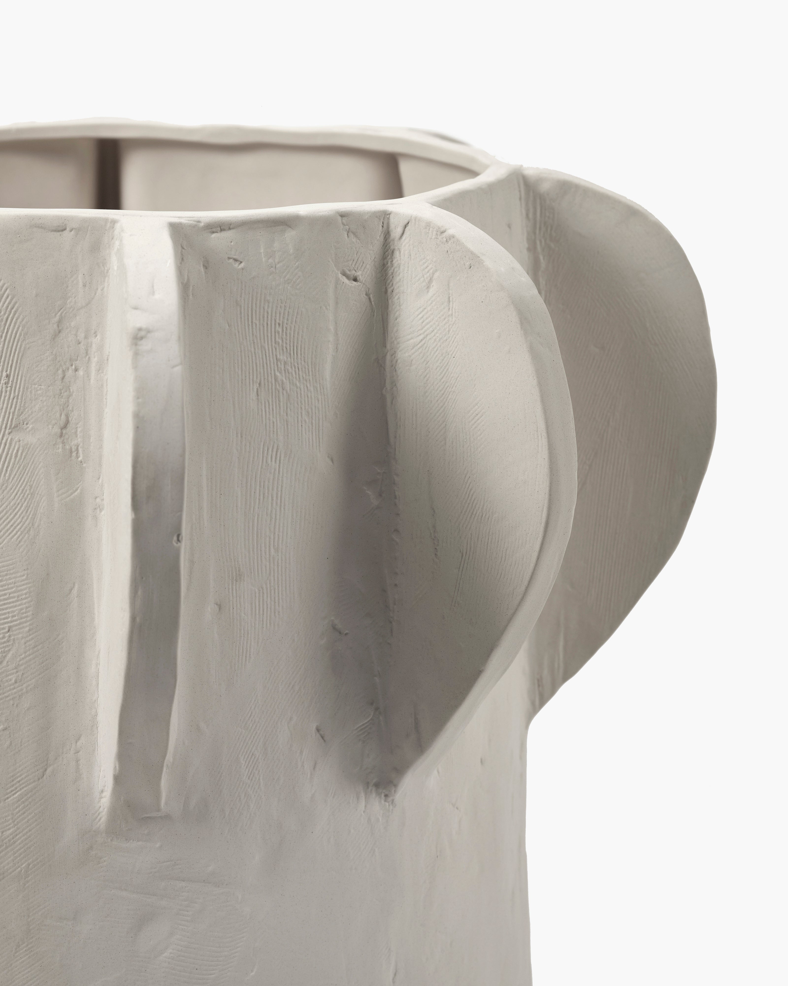 Flower pot 02 M beige Molly – SERAX