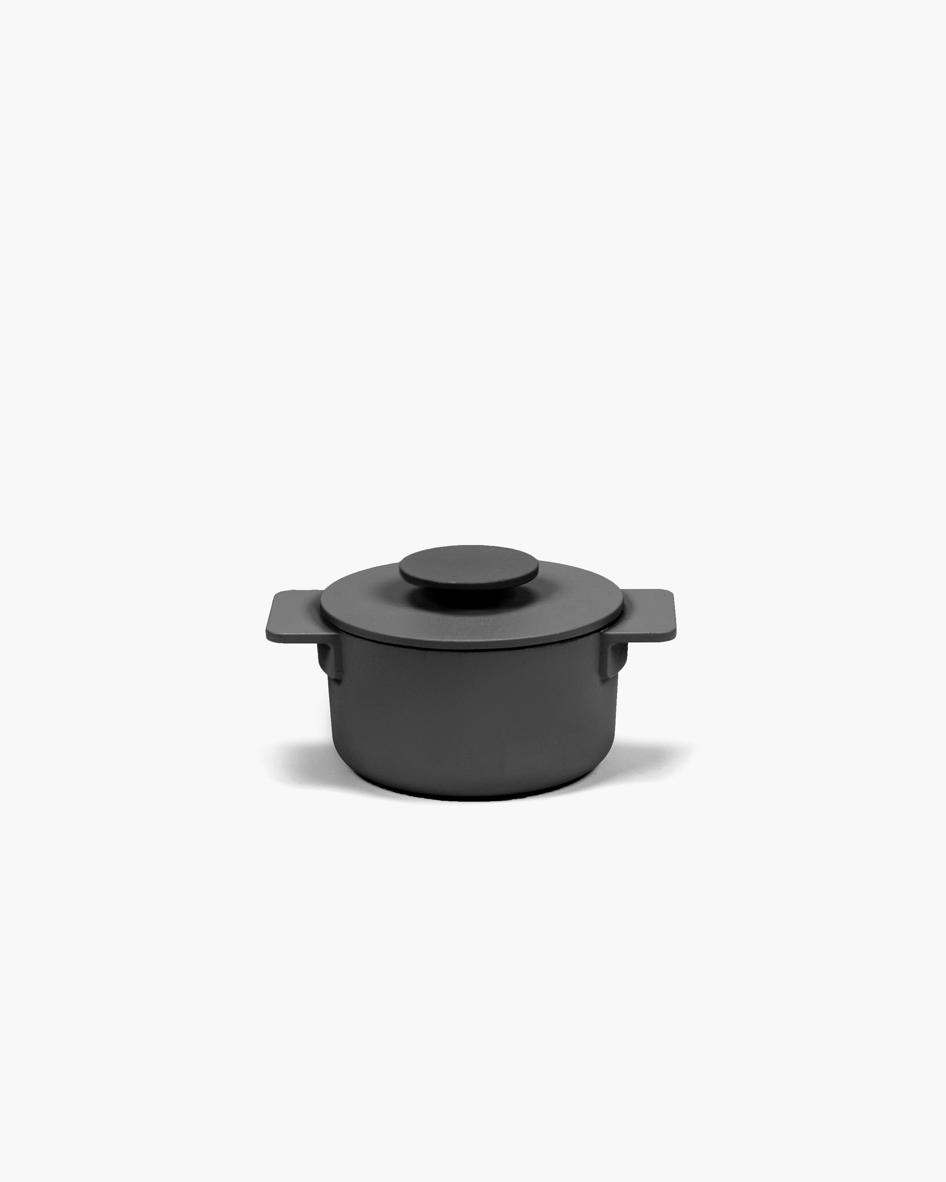 Cooking pot XXS cast iron black Surface – SERAX