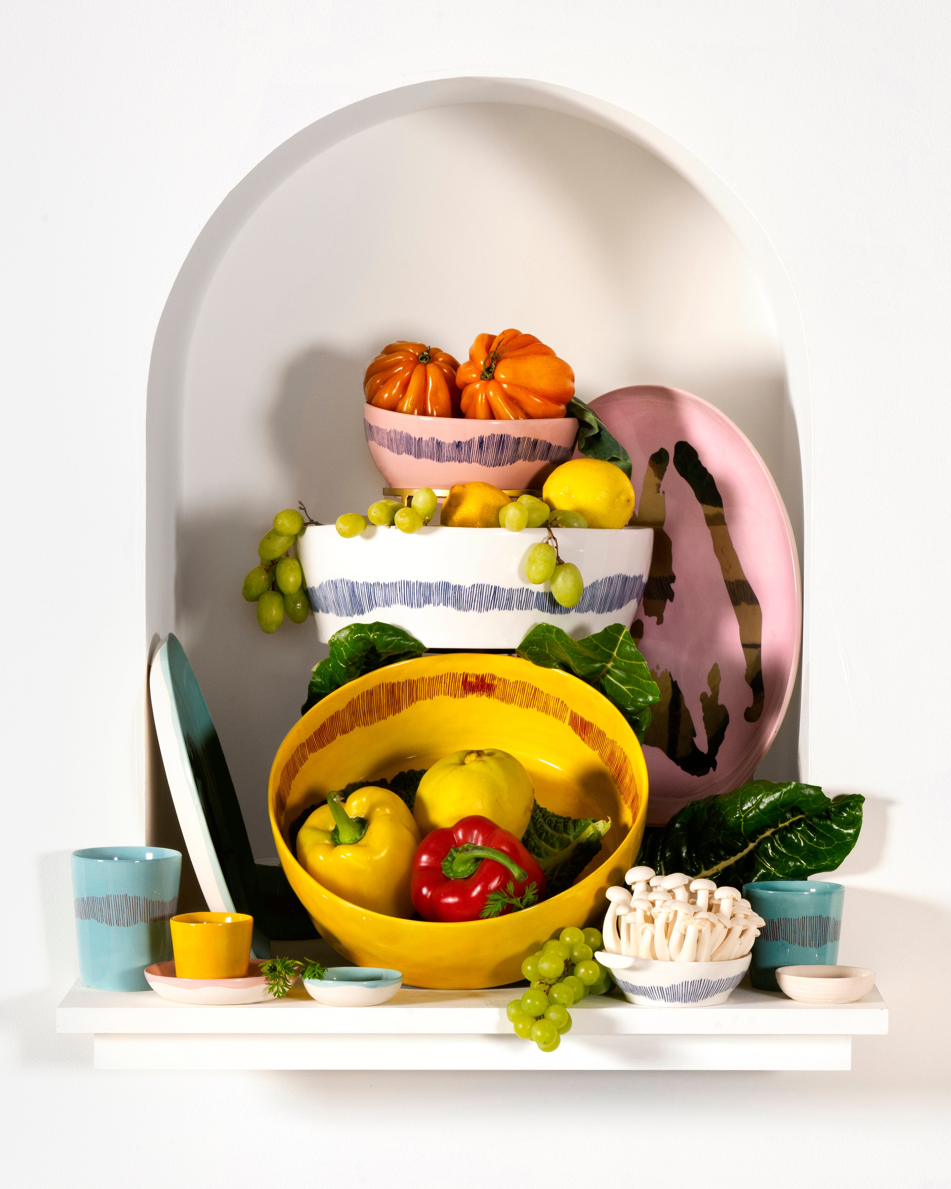 Serving plate pink - golden pepper Feast – SERAX