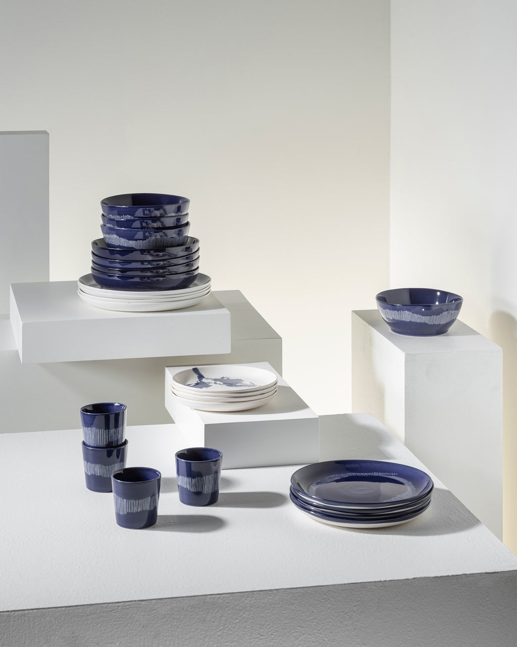 Vollständiges Set 24teilig - Feast Geschirr von Ottolenghi - blau